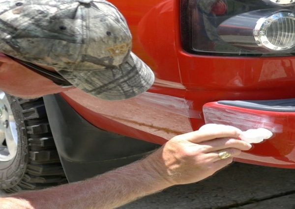 أسهل طريقة لإزالة خدوش السيارة